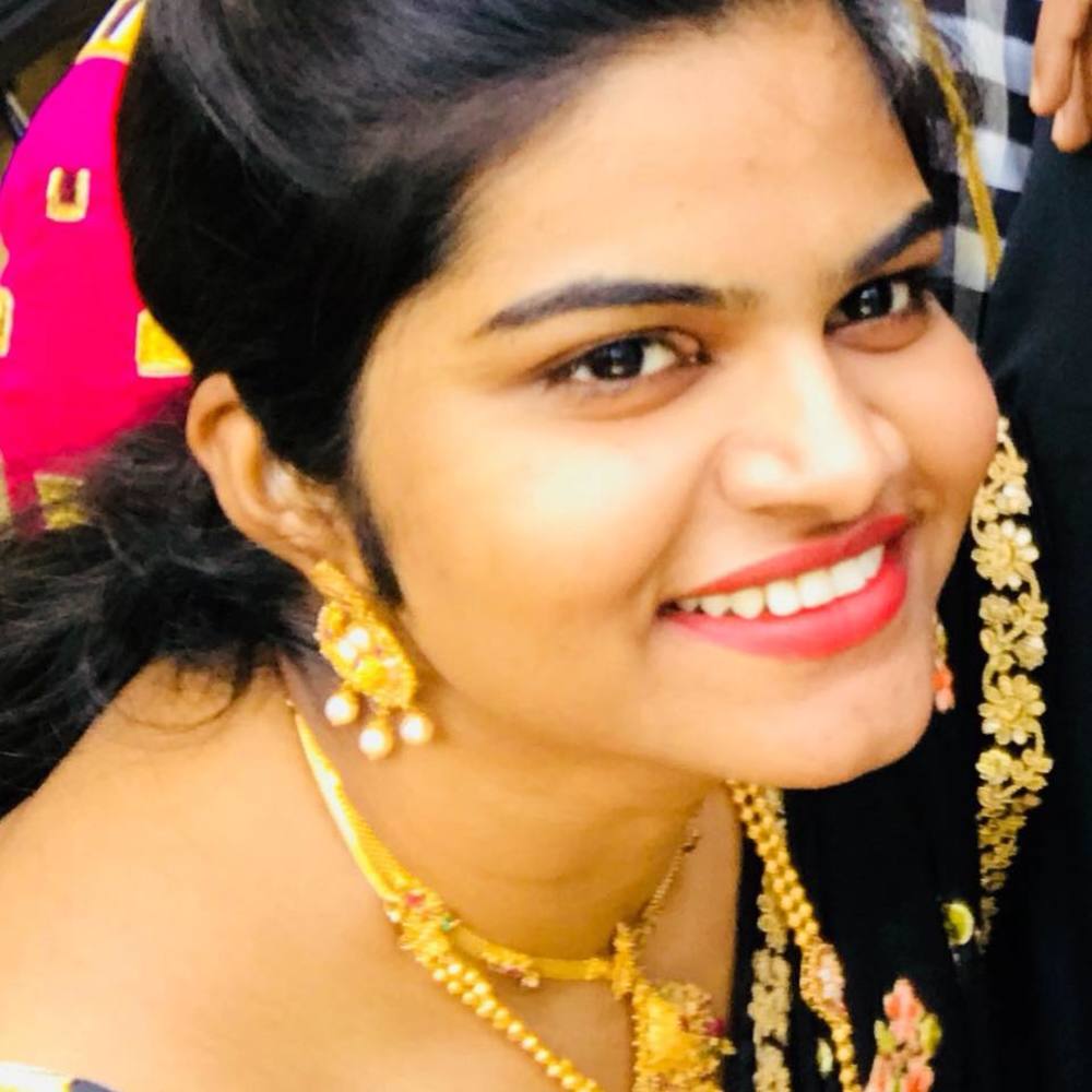 Meet your Posher, Divya